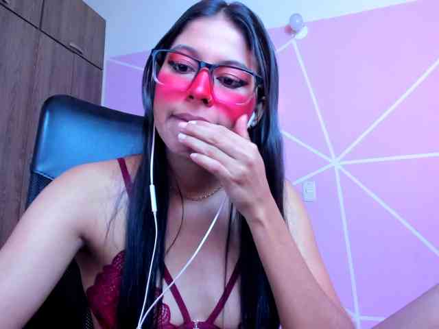 ALYSSON18 webcam