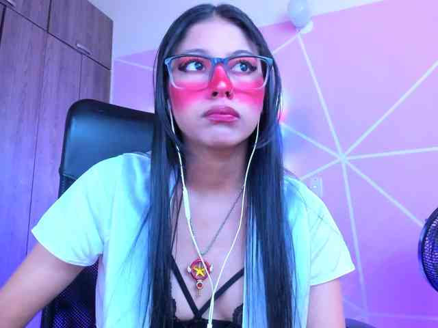 ALYSSON18 webcam
