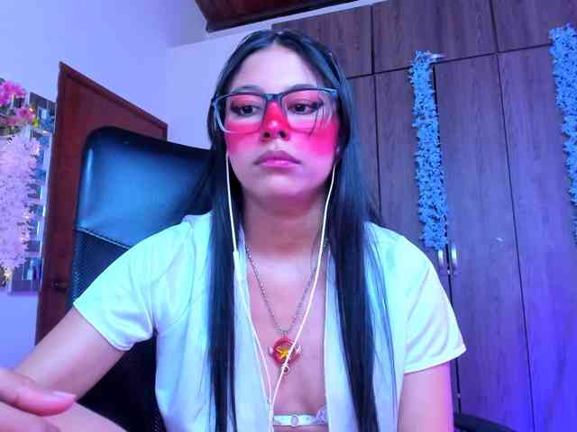 ALYSSON18 webcam