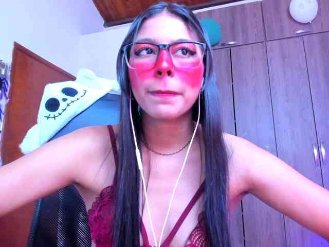 ALYSSON18 webcam