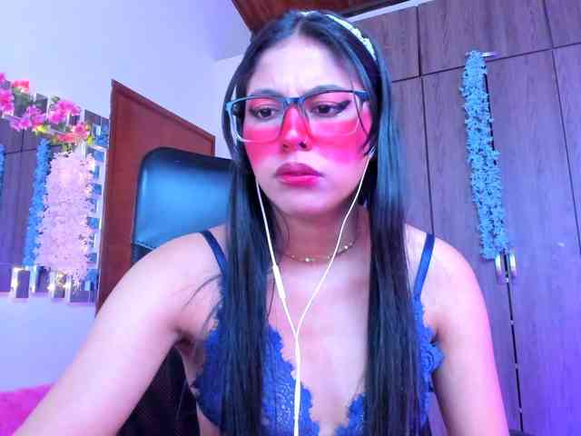 ALYSSON18 webcam