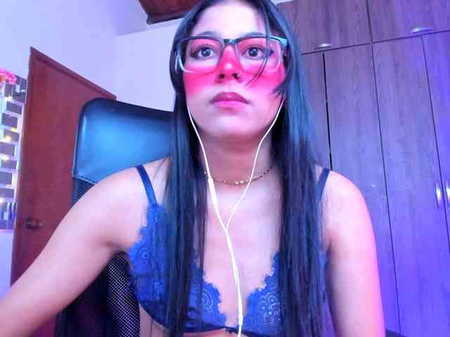 ALYSSON18 webcam