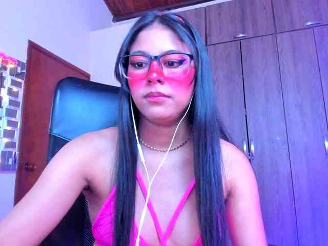 ALYSSON18 webcam