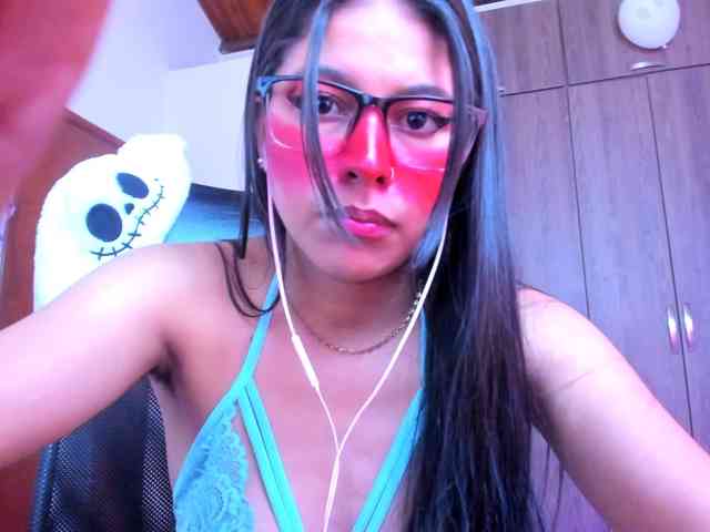 ALYSSON18 webcam