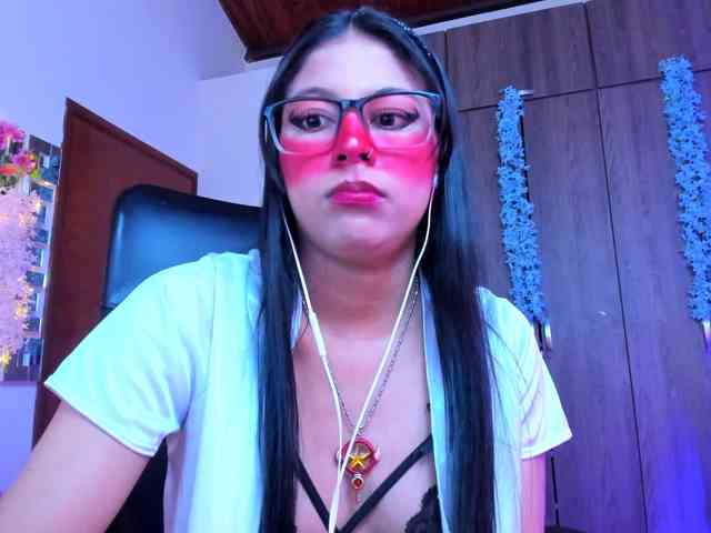 ALYSSON18 webcam