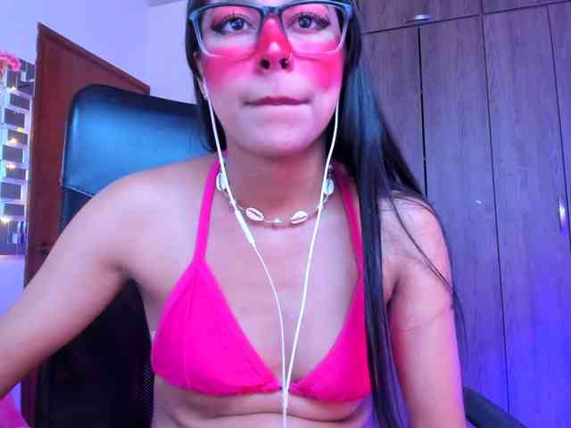 ALYSSON18 webcam