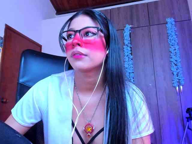ALYSSON18 webcam