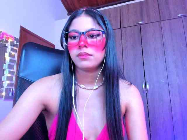 ALYSSON18 webcam