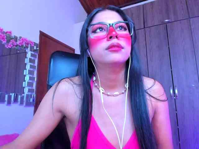 ALYSSON18 webcam