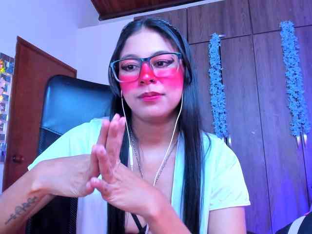 ALYSSON18 webcam