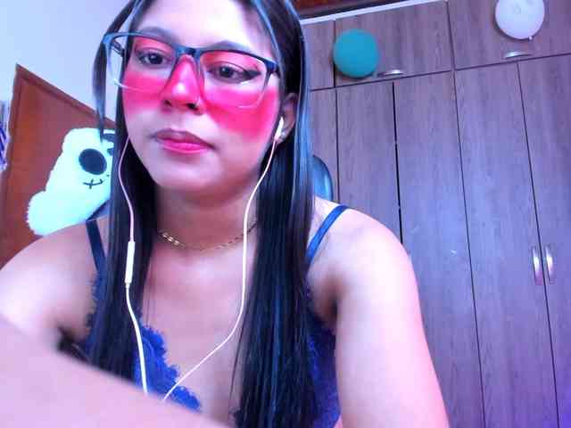 ALYSSON18 webcam