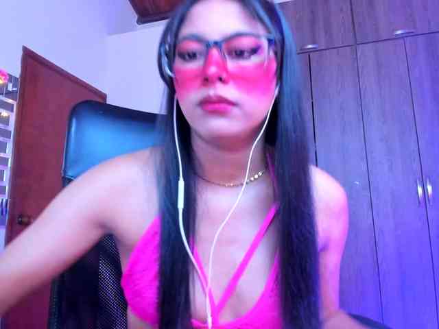 ALYSSON18 webcam
