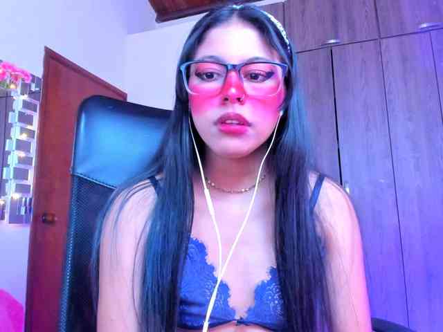 ALYSSON18 webcam
