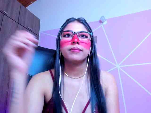 ALYSSON18 webcam