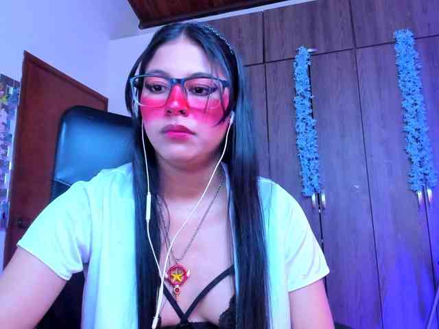 ALYSSON18 webcam