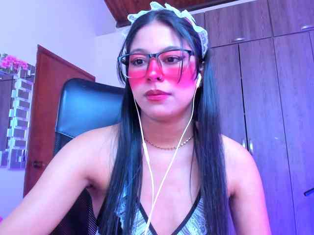 ALYSSON18 webcam