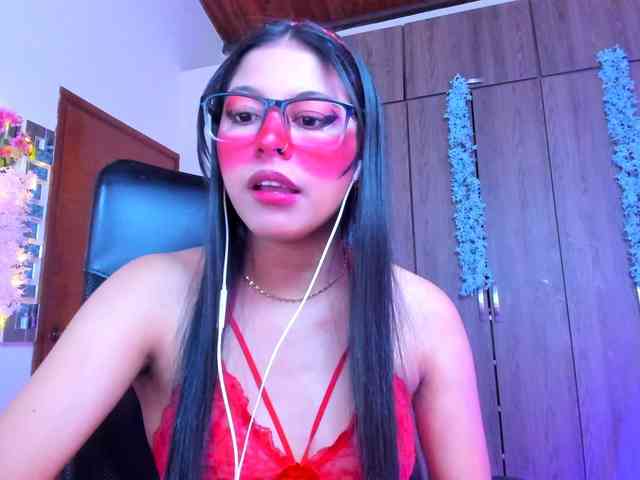 ALYSSON18 webcam