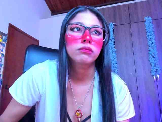 ALYSSON18 webcam