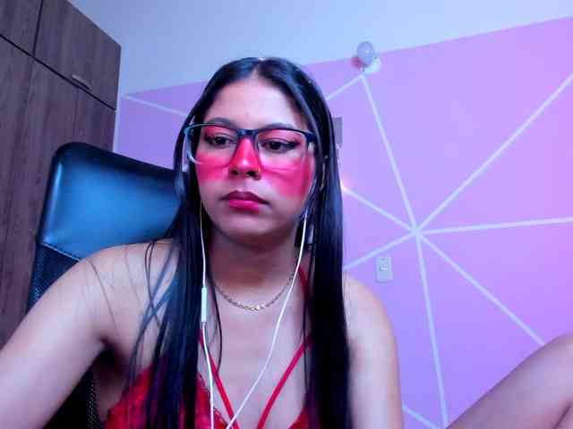 ALYSSON18 webcam