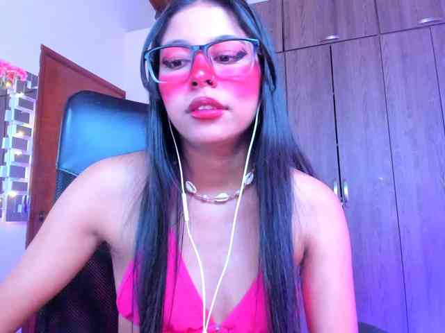 ALYSSON18 webcam
