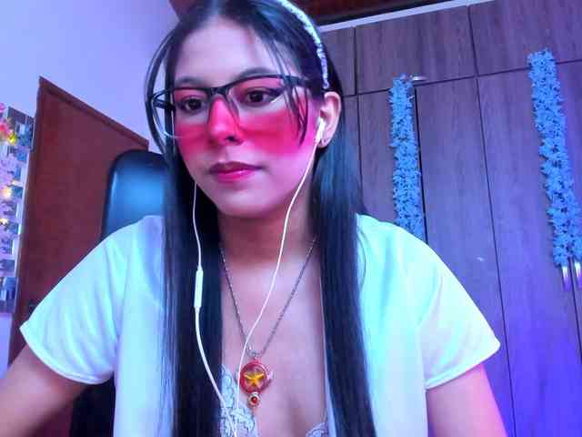 ALYSSON18 webcam