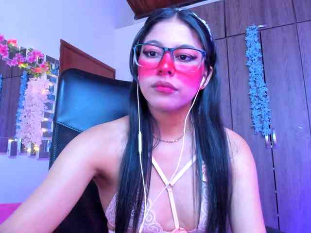 ALYSSON18 webcam