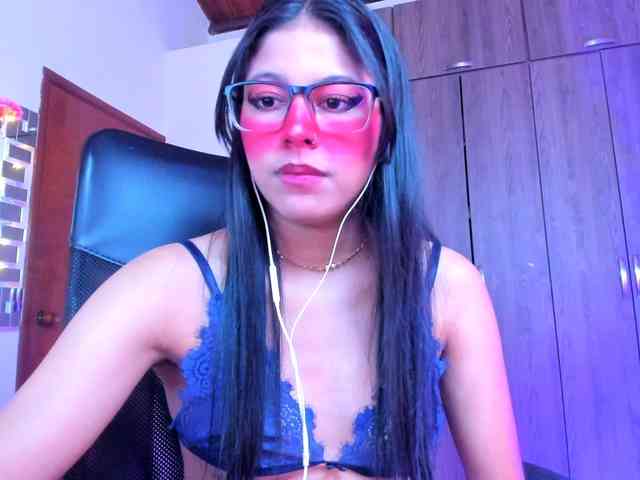 ALYSSON18 webcam