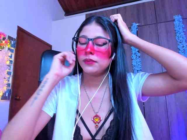 ALYSSON18 webcam
