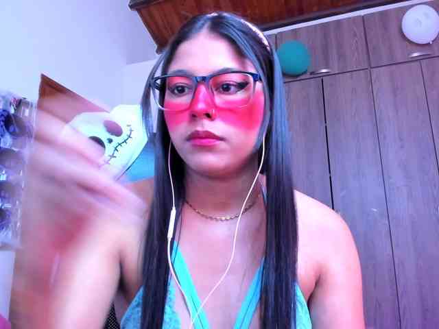 ALYSSON18 webcam