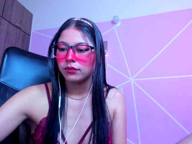 ALYSSON18 webcam
