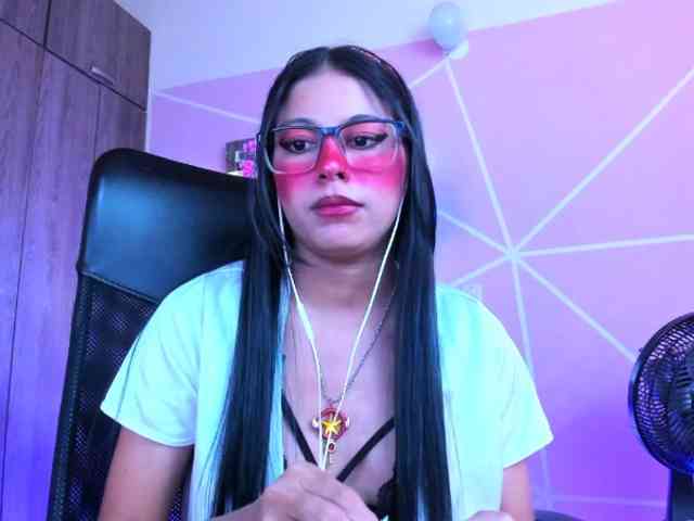 ALYSSON18 webcam