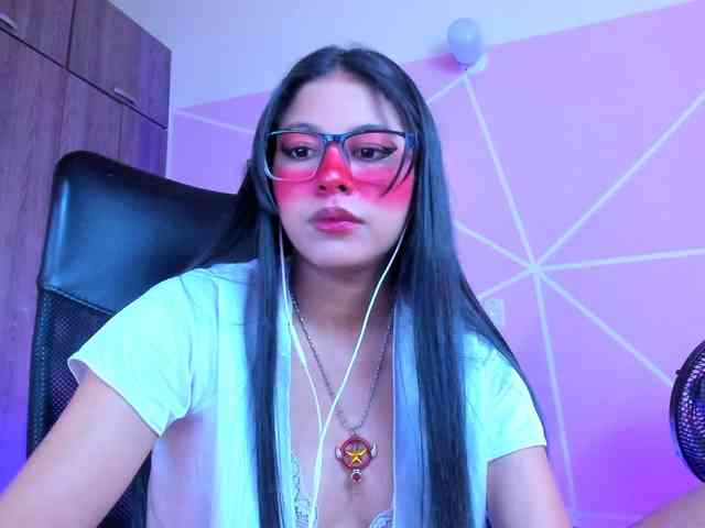 ALYSSON18 webcam