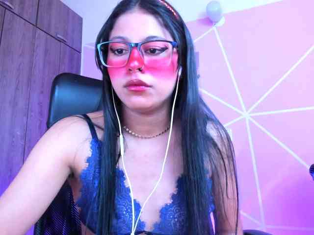 ALYSSON18 webcam