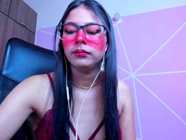 ALYSSON18 webcam