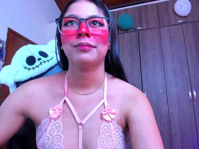 ALYSSON18 webcam