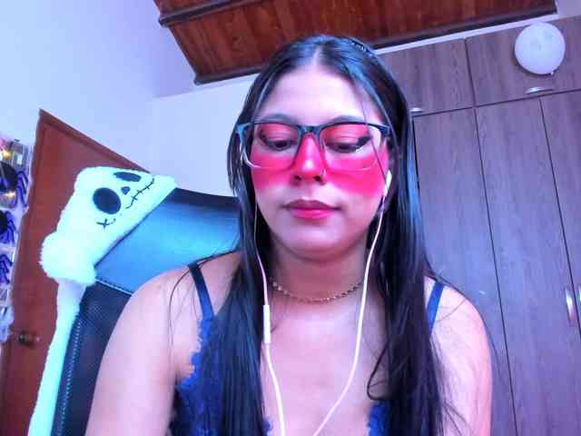 ALYSSON18 webcam