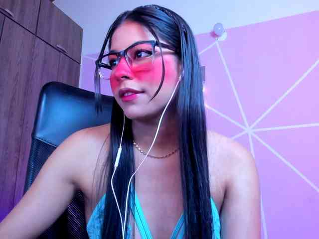 ALYSSON18 webcam