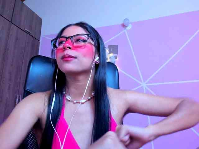 ALYSSON18 webcam