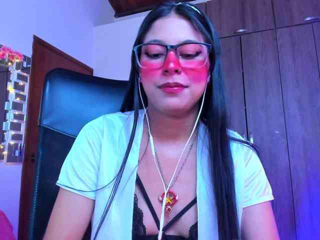ALYSSON18 webcam