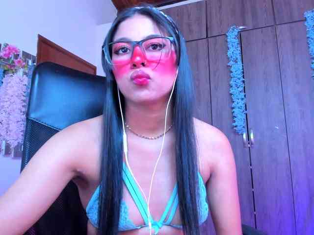 ALYSSON18 webcam
