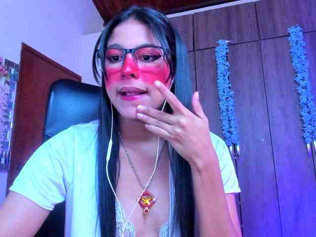 ALYSSON18 webcam