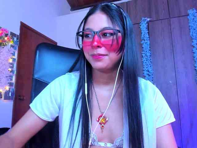ALYSSON18 webcam