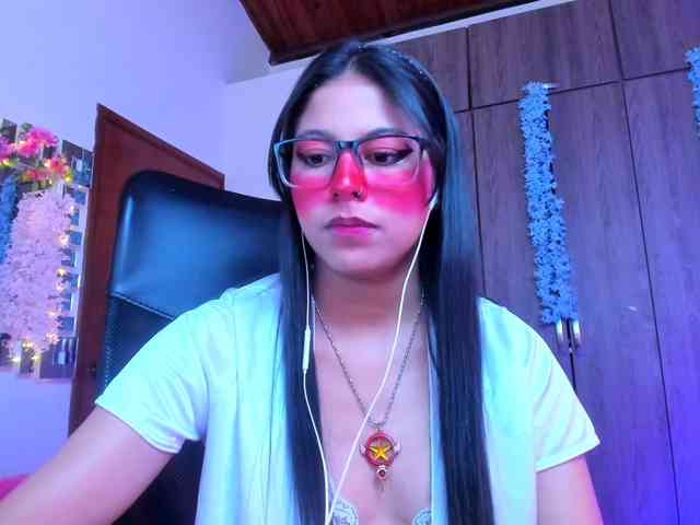 ALYSSON18 webcam
