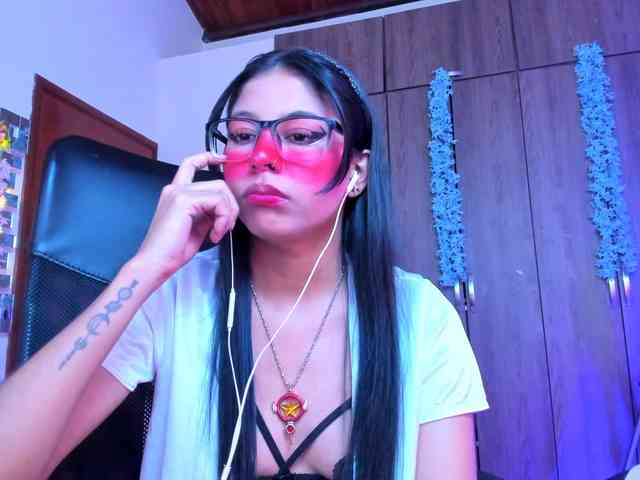 ALYSSON18 webcam