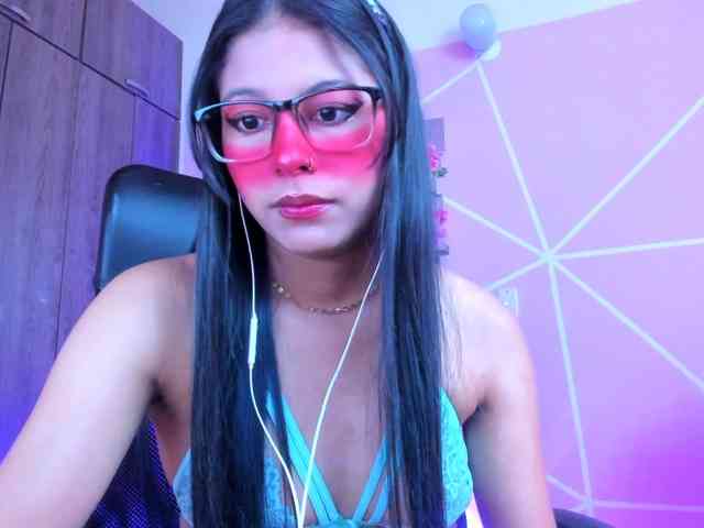 ALYSSON18 webcam