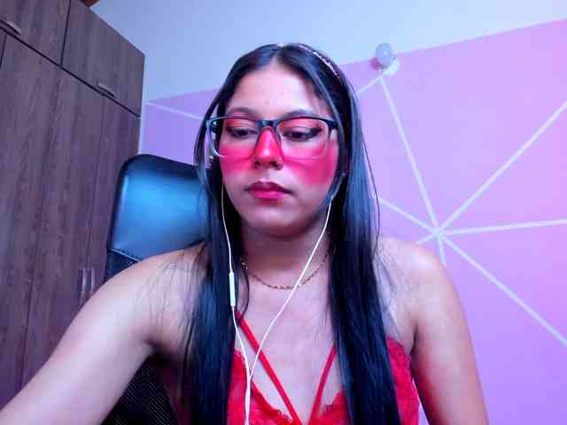 ALYSSON18 webcam