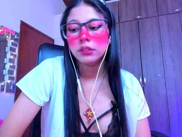 ALYSSON18 webcam