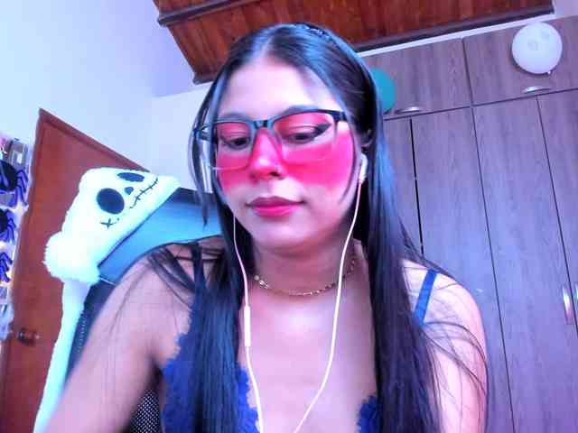 ALYSSON18 webcam