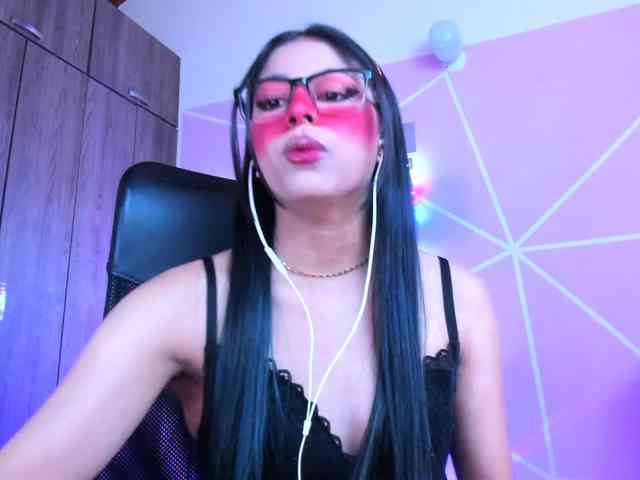 ALYSSON18 webcam