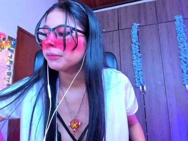 ALYSSON18 webcam